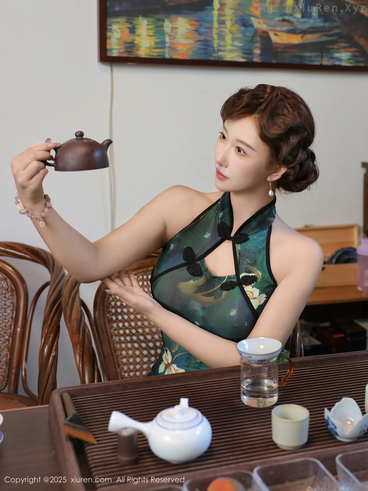 图片[3]-[XiuRen秀人网]No.10815_模特金允希Yuki性感绿色旗袍配超薄肉丝秀丰腴身材迷人诱惑写真78P-秀人网 - XiuRen.Space